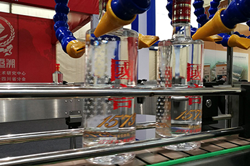 東莞市銳天機(jī)電科技有限公司攜旗下品牌雷茨（RAETTS）參加2017中國國際酒業(yè)博覽會(huì)開幕。